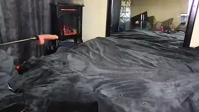 TiffaneyLove online show from 12-16-25, 01:10