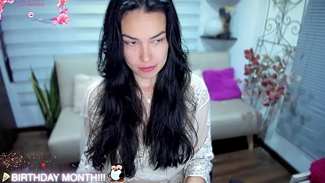 Lunlunera online show from 11-16-25, 01:43