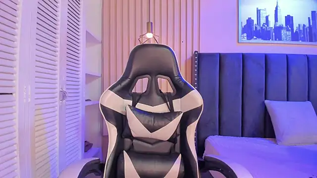 ashlye miller  online show from 04-07-26, 04:03