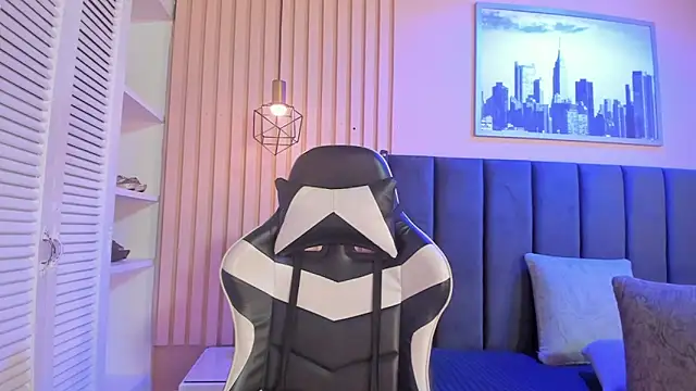 ashlye miller  online show from 11-21-25, 04:00