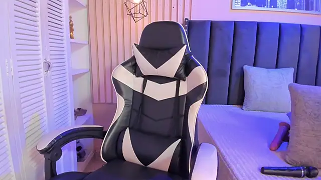 ashlye miller  online show from 02-08-26, 04:32