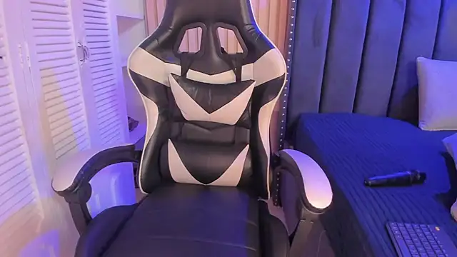 ashlye miller  online show from 03-31-26, 04:36