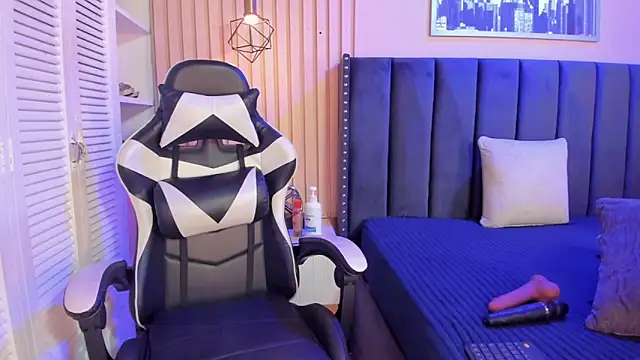 ashlye miller  online show from 01-07-26, 04:28