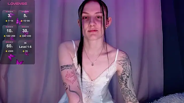 Snapshot of NiaEllis chatting on 03-12-25, 11:12 NiaEllis online show from 03-12-25, 11:12
