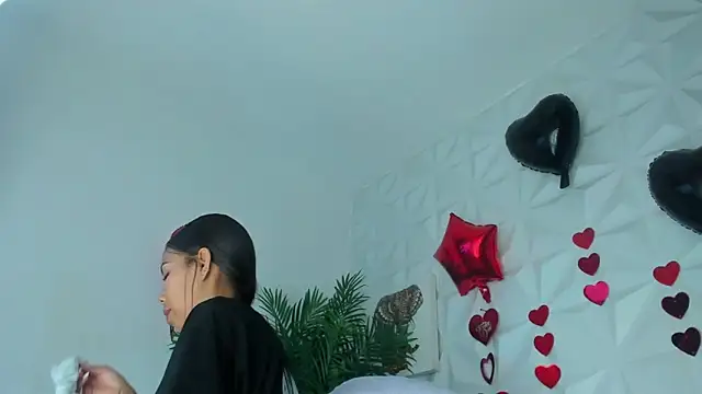 Snapshot of Hellen_Sky chatting on 04-30-26, 07:10 Hellen Sky online show from 04-30-26, 07:10