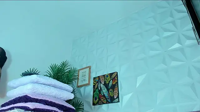 Hellen Sky online show from 09-17-25, 07:16