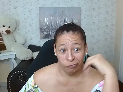 mature martina online show from 04-18-26, 10:32