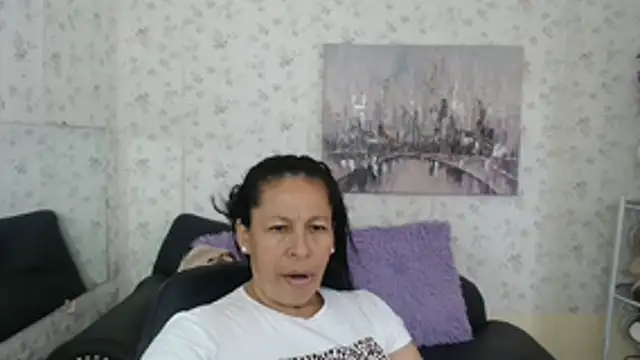 Snapshot of mature_martina chatting on 06-27-26, 08:48 mature martina online show from 06-27-26, 08:48