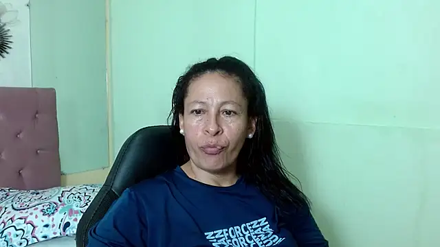 mature martina online show from 03-10-25, 11:27