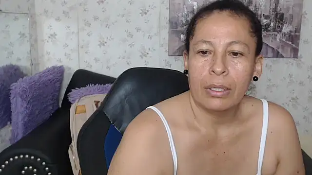 Snapshot of mature_martina chatting on 06-30-26, 10:04 mature martina online show from 06-30-26, 10:04