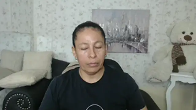 Snapshot of mature_martina chatting on 06-02-26, 10:32 mature martina online show from 06-02-26, 10:32