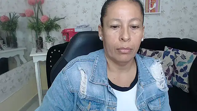 mature martina online show from 03-21-25, 12:06