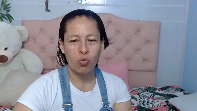mature martina online show from 09-09-25, 10:41