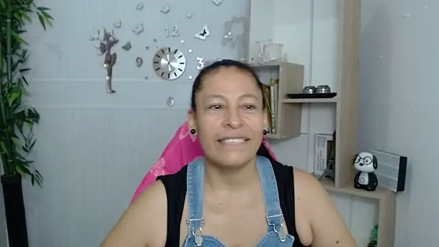 Snapshot of mature_martina chatting on 07-08-26, 08:53 mature martina online show from 07-08-26, 08:53