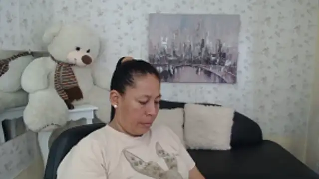 mature martina online show from 04-28-26, 08:57