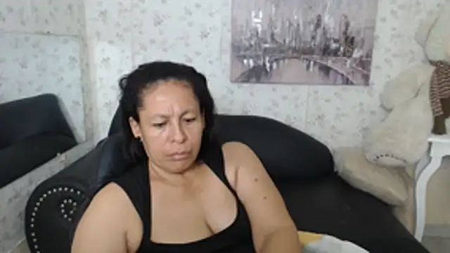 Snapshot of mature_martina chatting on 06-16-26, 08:36 mature martina online show from 06-16-26, 08:36
