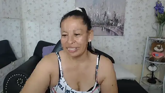 Snapshot of mature_martina chatting on 07-10-26, 10:54 mature martina online show from 07-10-26, 10:54