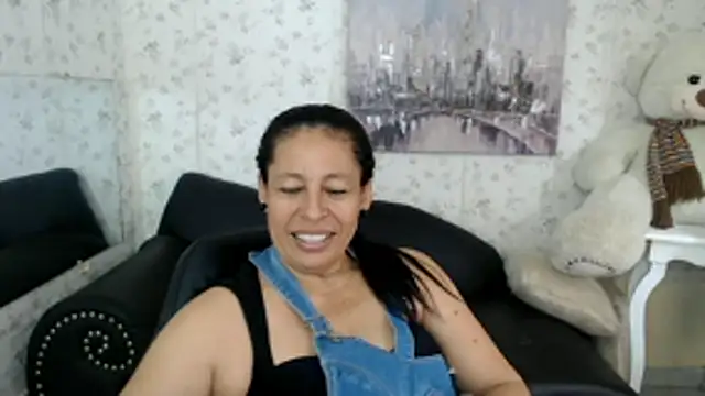 Snapshot of mature_martina chatting on 06-15-26, 08:30 mature martina online show from 06-15-26, 08:30