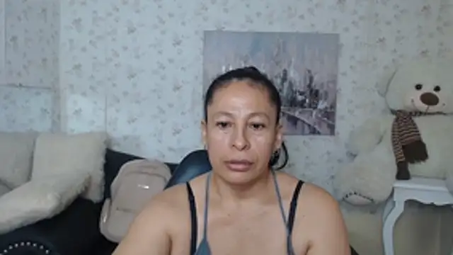 Snapshot of mature_martina chatting on 06-04-26, 10:47 mature martina online show from 06-04-26, 10:47