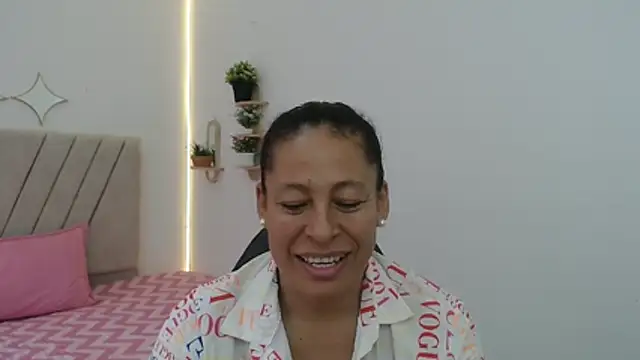 mature martina online show from 04-23-26, 08:10
