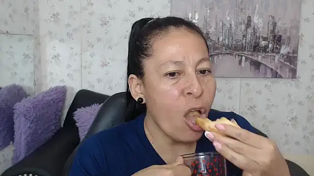 Snapshot of mature_martina chatting on 06-29-26, 09:58 mature martina online show from 06-29-26, 09:58