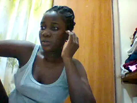 Snapshot of Alessandrajenna chatting on 03-19-25, 12:04 Alessandrajenna online show from 03-19-25, 12:04