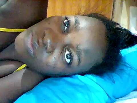 Snapshot of Alessandrajenna chatting on 09-15-25, 04:35 Alessandrajenna online show from 09-15-25, 04:35