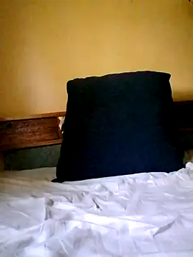 Snapshot of pretty-donna chatting on 10-24-25, 07:29 pretty-donna online show from 10-24-25, 07:29