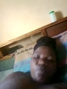 Snapshot of pretty-donna chatting on 11-18-25, 04:49 pretty-donna online show from 11-18-25, 04:49