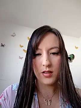 Snapshot of Belly_Rosse chatting on 05-01-26, 01:16 Belly Rosse online show from 05-01-26, 01:16