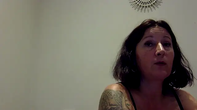 feline27 online show from 11-05-25, 08:12