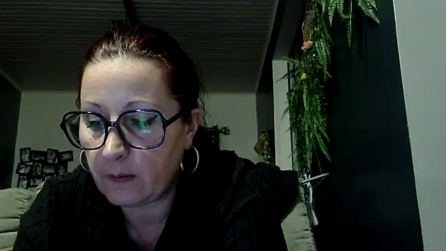 feline27 online show from 03-23-26, 08:41