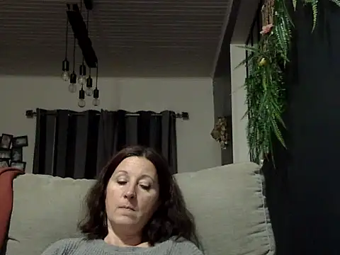 feline27 online show from 11-28-25, 10:10