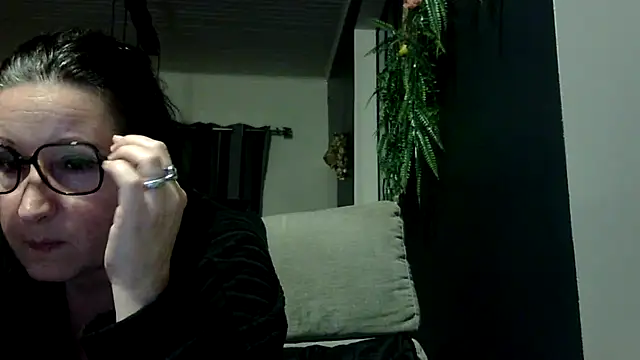 feline27 online show from 02-21-26, 08:11