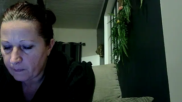 feline27 online show from 04-13-26, 09:08