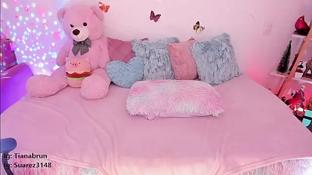 Zara uwu  online show from 03-17-25, 03:07