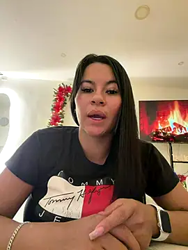 Margaret Saunders online show from 12-16-25, 05:22