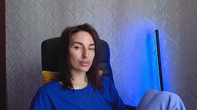 xx adrihanna xx online show from 06-01-26, 06:13