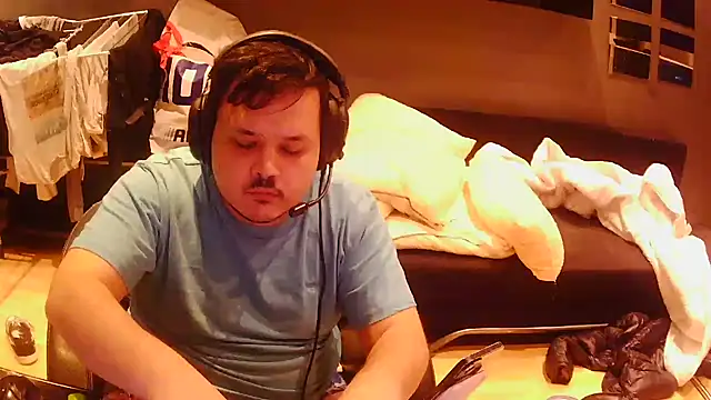 Bebemickey75 online show from 11-30-25, 12:22