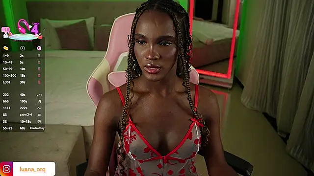 LuanaRisque online show from 12-23-25, 08:35