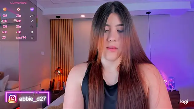 Snapshot of AbbieEdmond chatting on 09-20-25, 04:17 AbbieEdmond online show from 09-20-25, 04:17