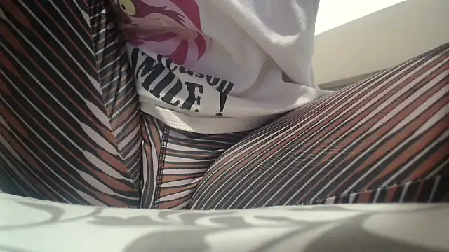 Snapshot of Web_Lady chatting on 10-11-25, 03:57 Web Lady online show from 10-11-25, 03:57