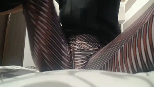 Snapshot of Web_Lady chatting on 10-12-25, 11:33 Web Lady online show from 10-12-25, 11:33