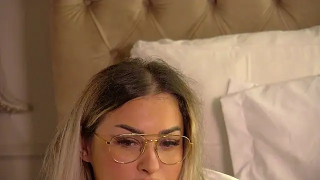 Denisse Perry online show from 02-15-26, 10:09