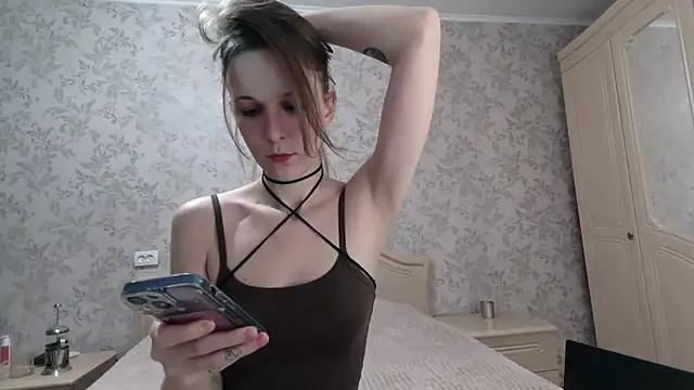 Snapshot of Alexandra_Meow chatting on 10-06-25, 10:43 Alexandra Meow online show from 10-06-25, 10:43