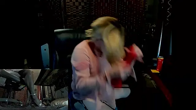 CharlotteAshton online show from 06-25-26, 02:44