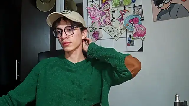 Snapshot of Norehg chatting on 09-17-25, 08:16 Norehg online show from 09-17-25, 08:16