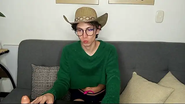 Snapshot of Norehg chatting on 10-08-25, 09:00 Norehg online show from 10-08-25, 09:00