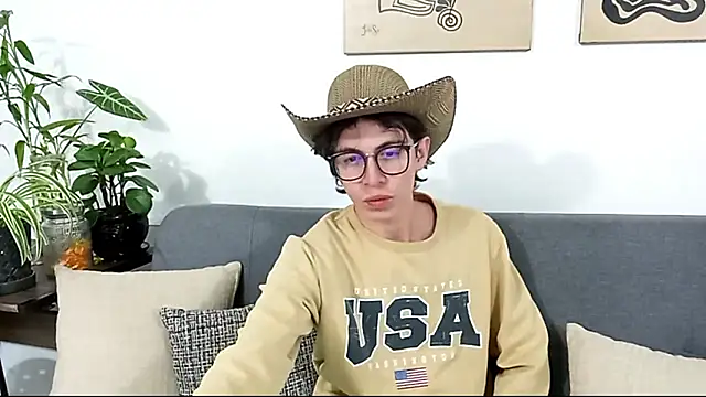 Snapshot of Norehg chatting on 10-15-25, 10:01 Norehg online show from 10-15-25, 10:01