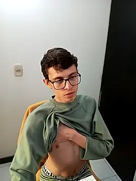 Snapshot of Norehg chatting on 03-20-25, 12:22 Norehg online show from 03-20-25, 12:22